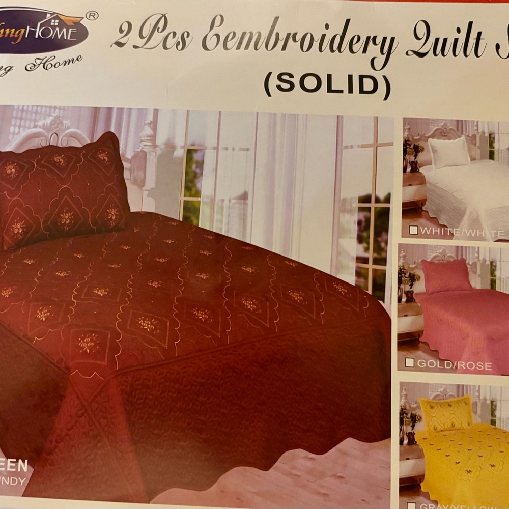BEDDING Bedspread Burgundy w/Gold Embroidered Design w/1 Pillow cover Size Twin